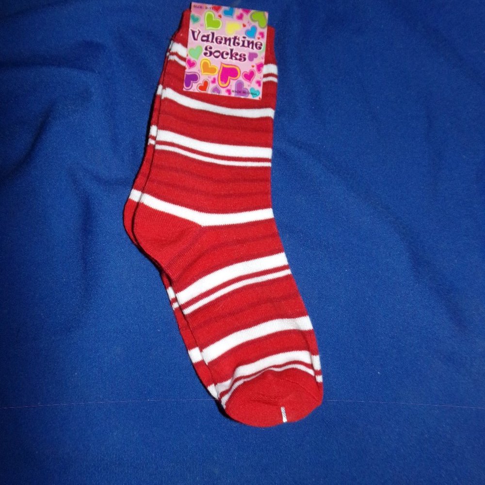 Buffalo Valentine Socks - Fits ladies 9-11 - Red & White Striped - New with Tags